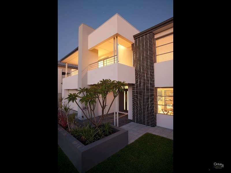 19  Romano Crescent, Iluka WA 6028