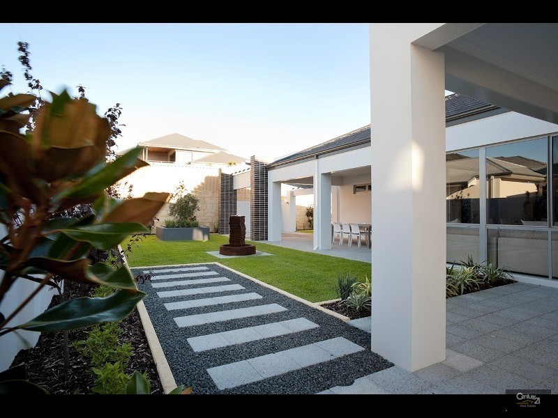 19  Romano Crescent, Iluka WA 6028