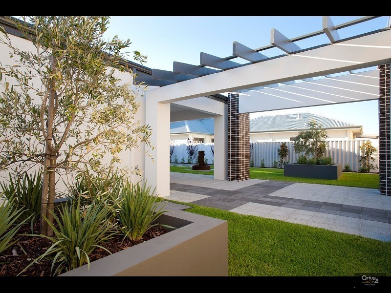 19  Romano Crescent, Iluka WA 6028