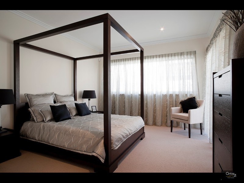 19  Romano Crescent, Iluka WA 6028