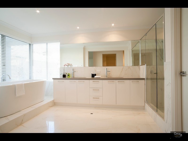 19  Romano Crescent, Iluka WA 6028