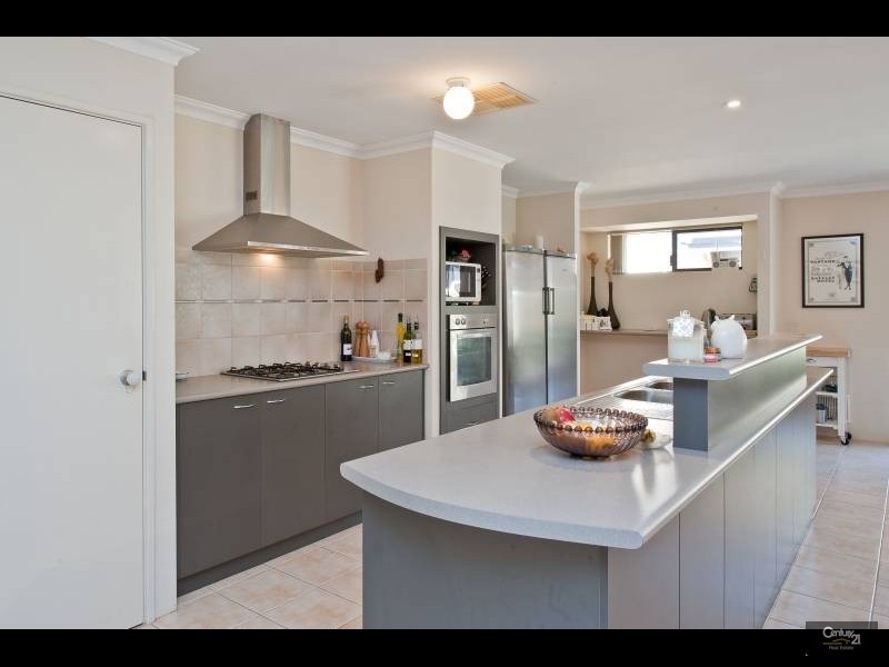 15 Loyola Green, Butler WA 6036