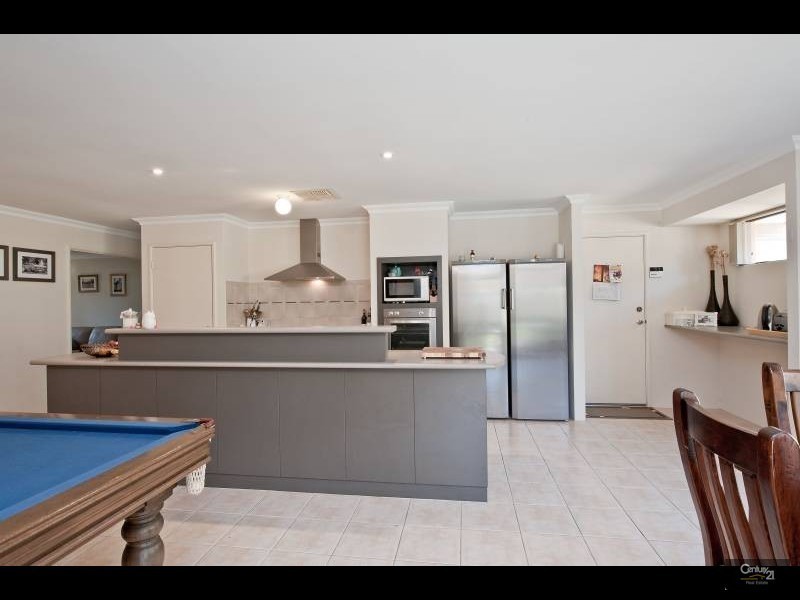 15 Loyola Green, Butler WA 6036