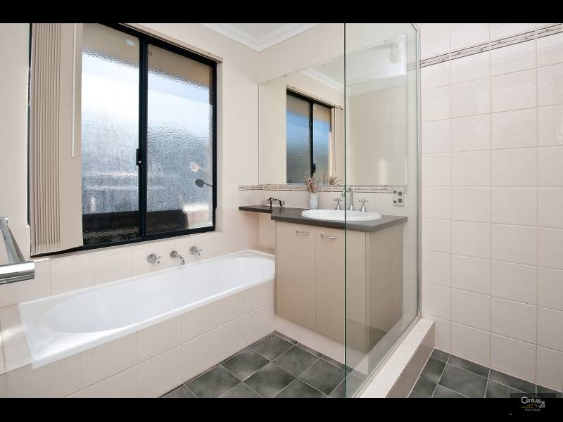 15 Loyola Green, Butler WA 6036