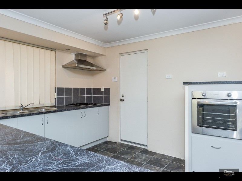 84 Houghton Drive, Carramar WA 6031