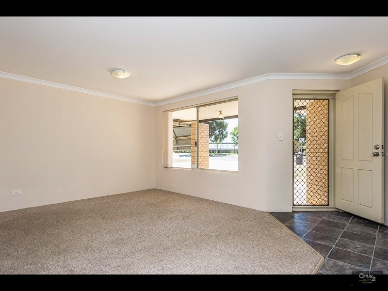 84 Houghton Drive, Carramar WA 6031