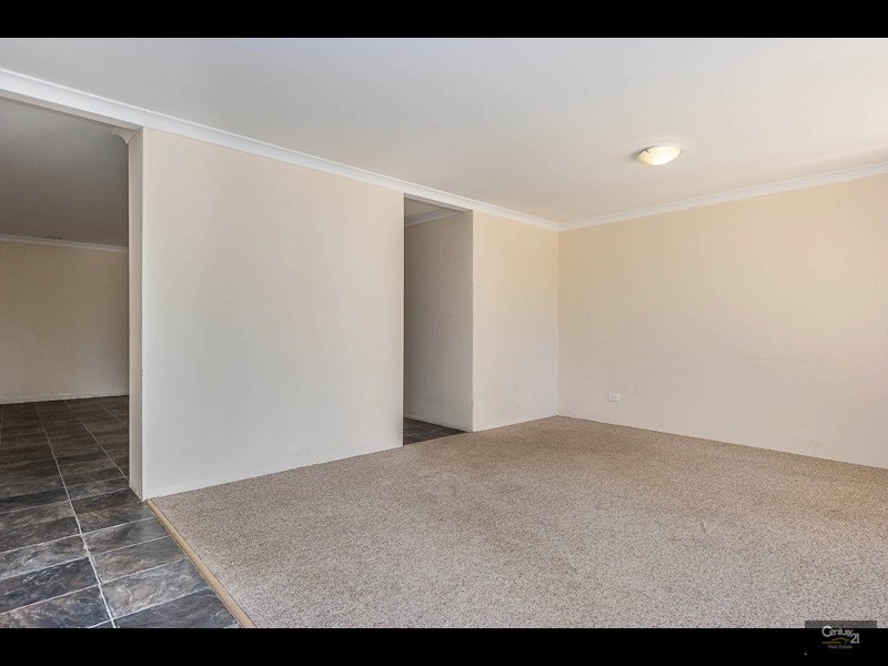 84 Houghton Drive, Carramar WA 6031