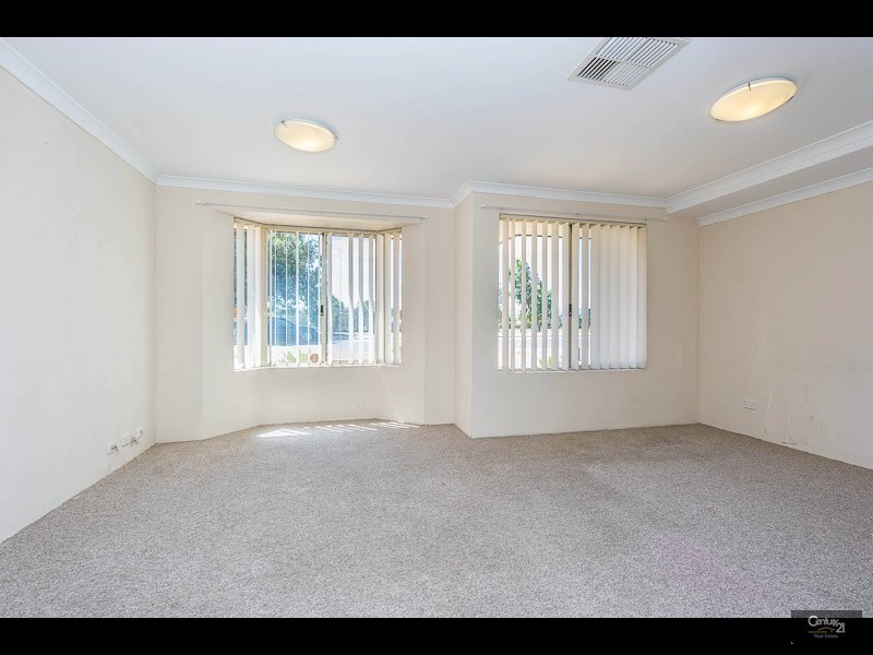 84 Houghton Drive, Carramar WA 6031