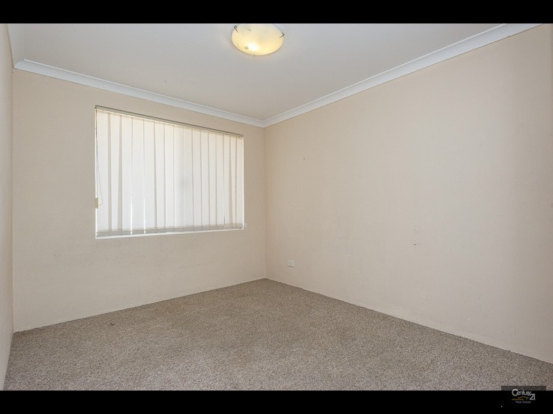 84 Houghton Drive, Carramar WA 6031