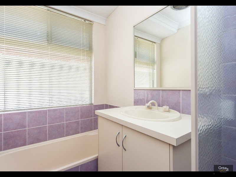 84 Houghton Drive, Carramar WA 6031