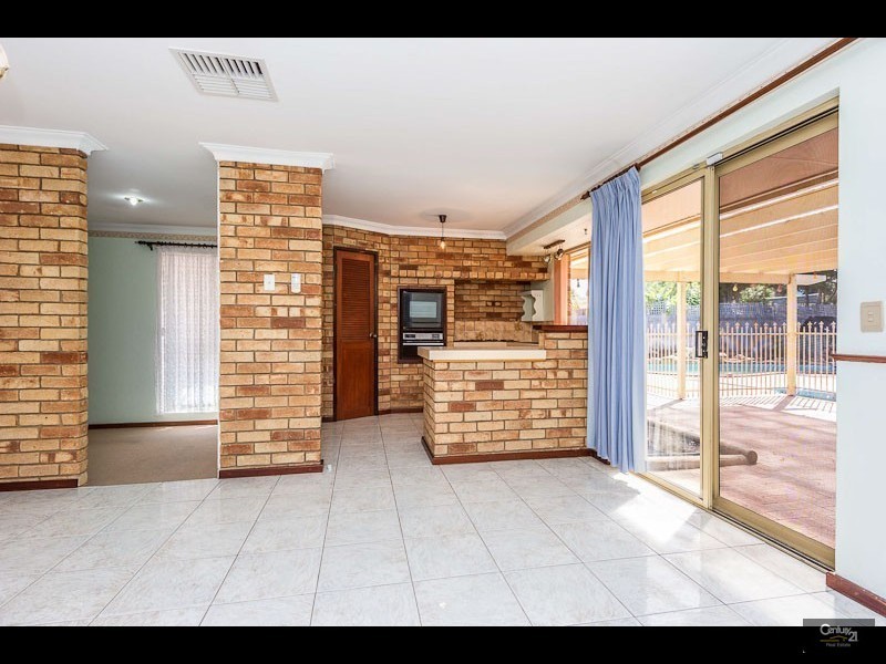 10 Herreshoff Ramble, Ocean Reef WA 6027