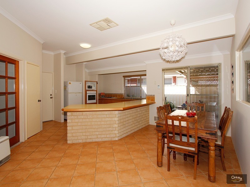 11 De Crillion Way, Currambine WA 6028