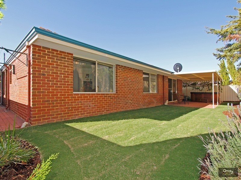 11 De Crillion Way, Currambine WA 6028