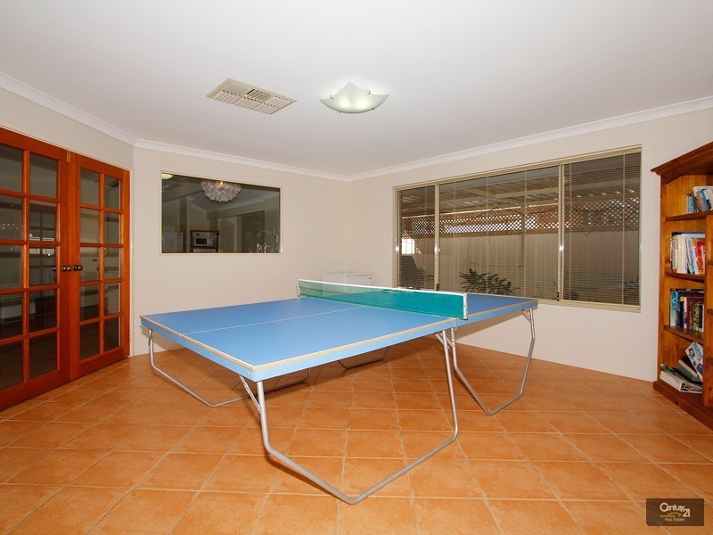 11 De Crillion Way, Currambine WA 6028