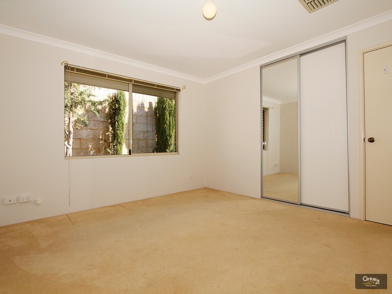 11 De Crillion Way, Currambine WA 6028