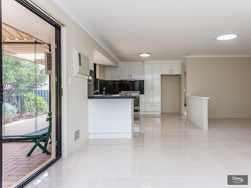 26 Kinglassie Circle, Kinross WA 6028