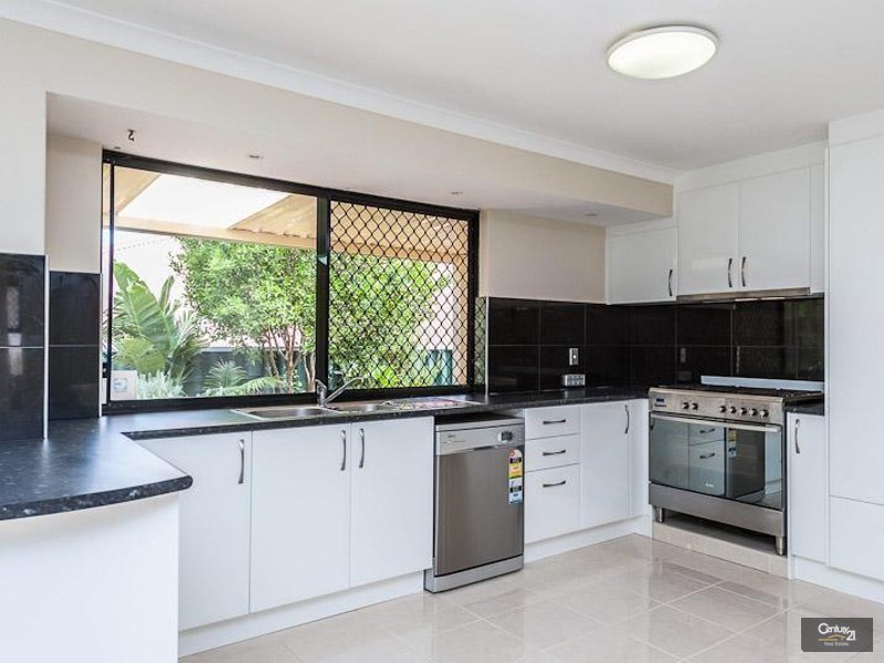 26 Kinglassie Circle, Kinross WA 6028