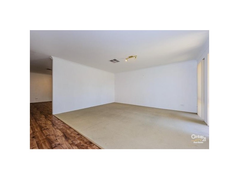 99 Ridgewood Boulevard, Ridgewood WA 6030