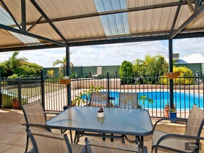 4 Mayne Way, Merriwa WA 6030