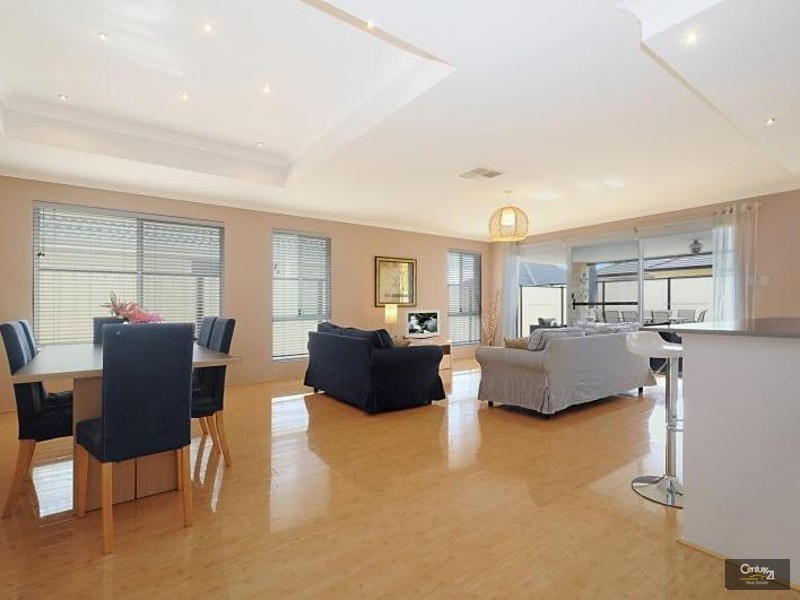 16 Henson Way, Clarkson WA 6030