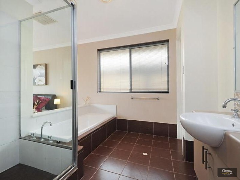 16 Henson Way, Clarkson WA 6030