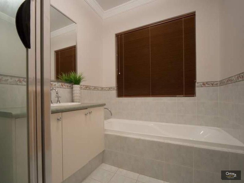 1 Flagtail Outlook, Yanchep WA 6035