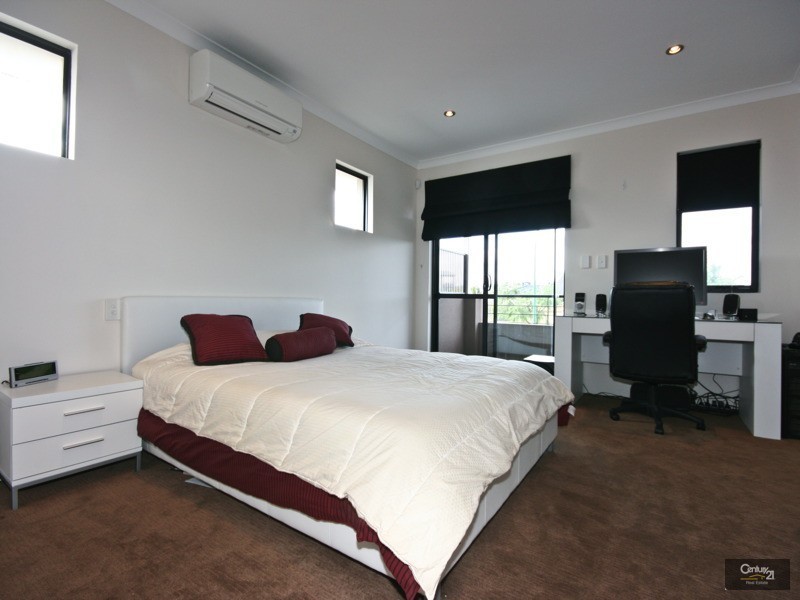 3 St Anthony Avenue, Quinns Rocks WA 6030