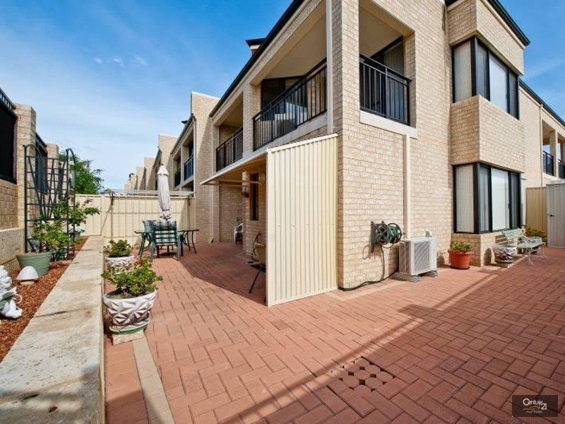 8/4 Allum Green, Merriwa WA 6030