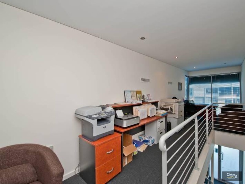 2/11 Caloundra Road, Clarkson WA 6030