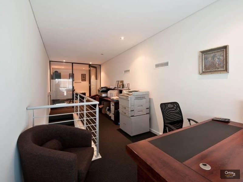 2/11 Caloundra Road, Clarkson WA 6030