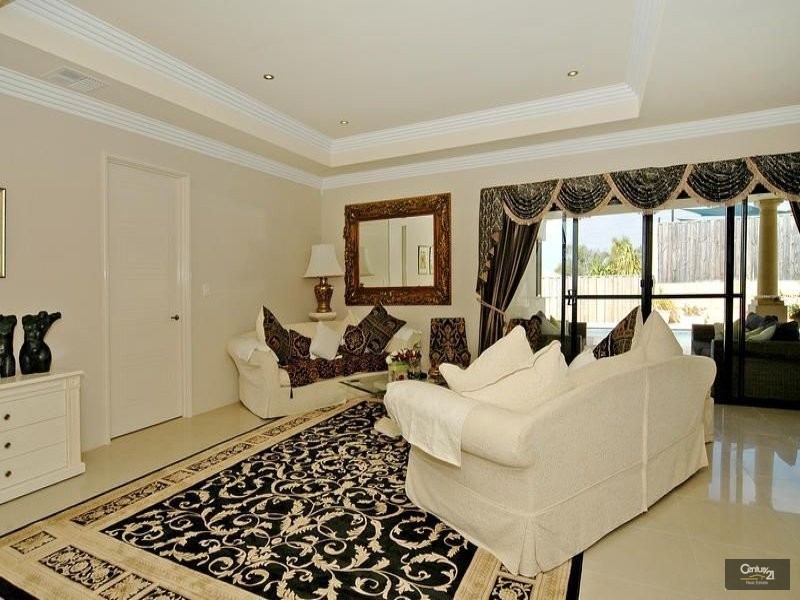 14 Rhodes Close, Mindarie WA 6030