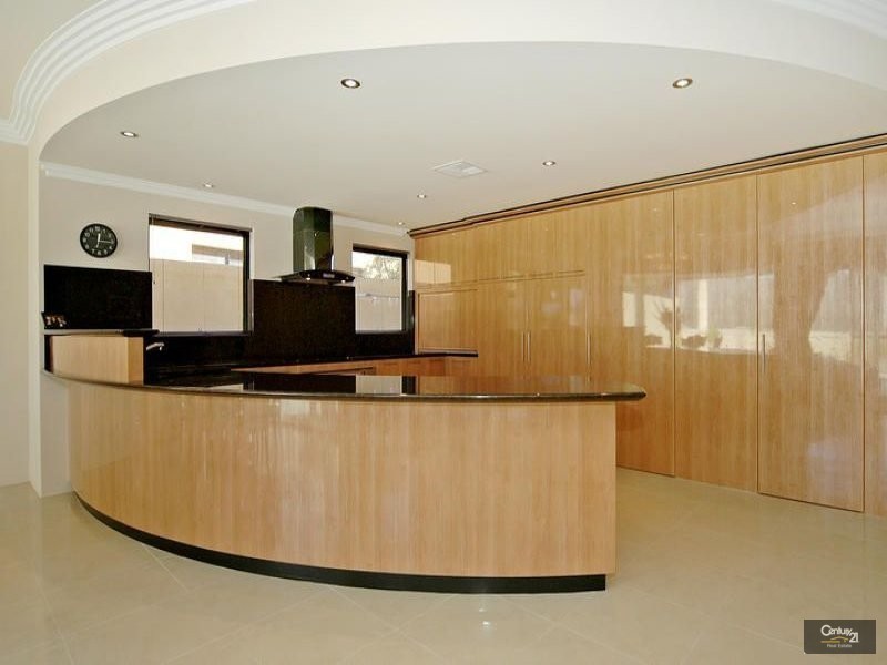 14 Rhodes Close, Mindarie WA 6030