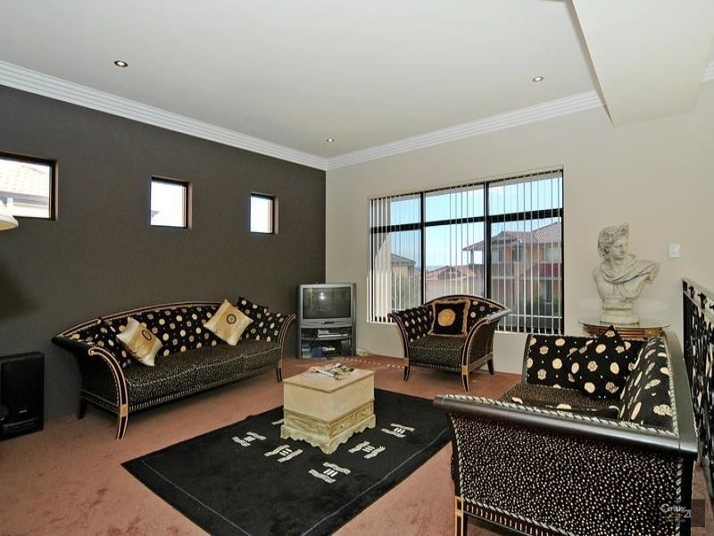 14 Rhodes Close, Mindarie WA 6030