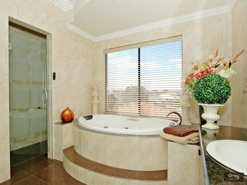 14 Rhodes Close, Mindarie WA 6030