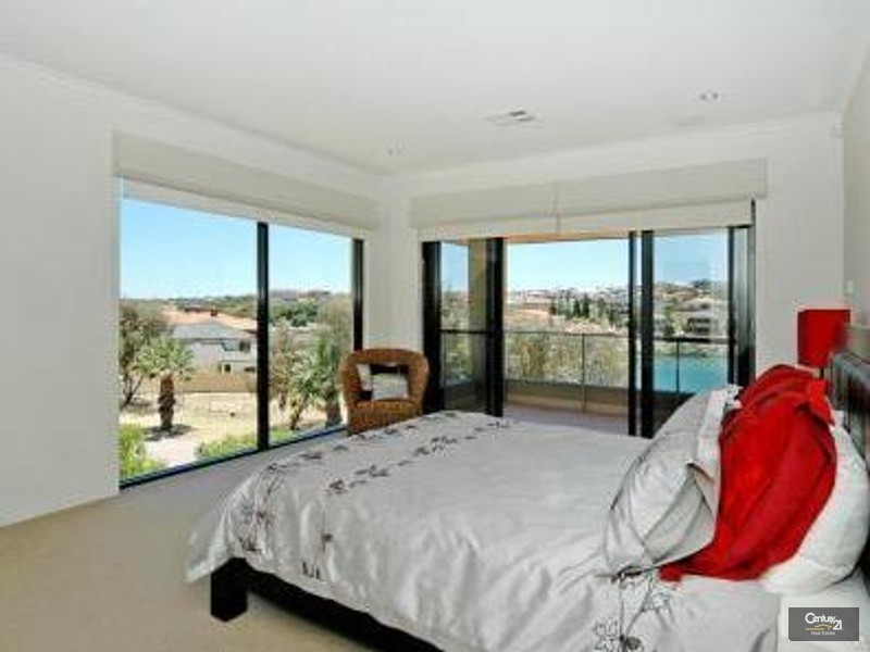 28A Clarecastle Retreat, Mindarie WA 6030