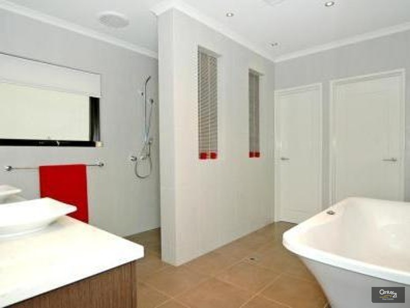 28A Clarecastle Retreat, Mindarie WA 6030