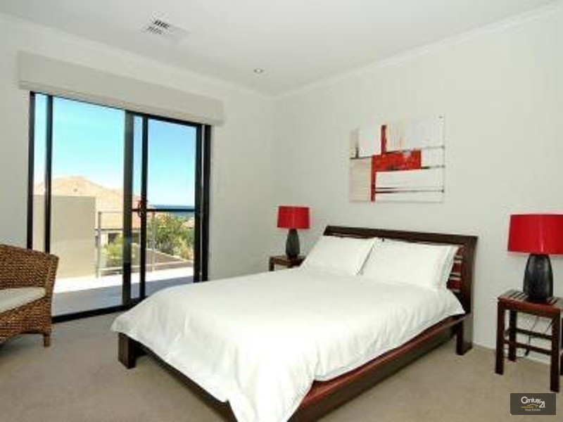 28A Clarecastle Retreat, Mindarie WA 6030