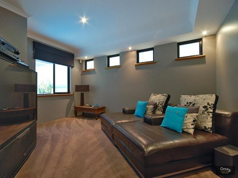 7 Whitehaven Avenue, Burns Beach WA 6028