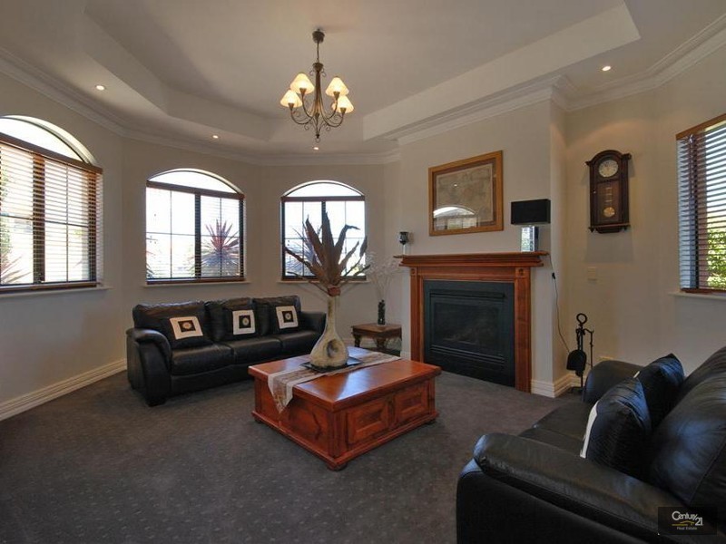 3 Kage Entrance, Mindarie WA 6030