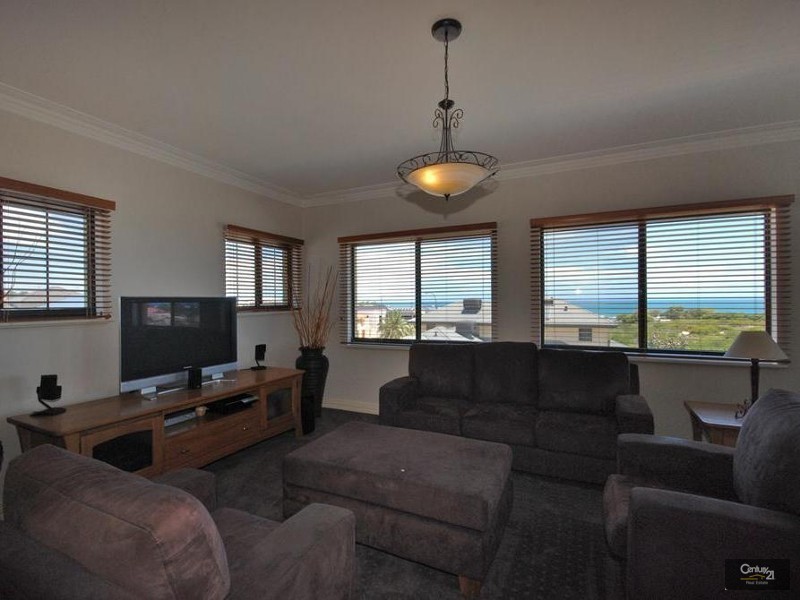 3 Kage Entrance, Mindarie WA 6030