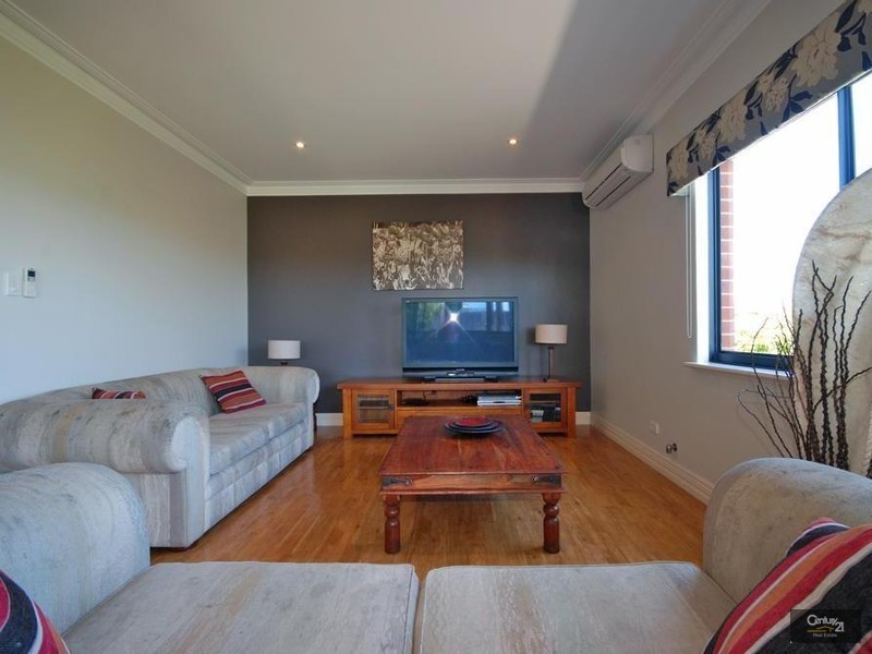 3 Kage Entrance, Mindarie WA 6030