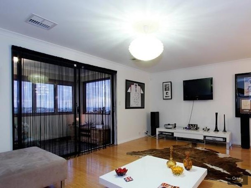 35 Lautoka Rise, Mindarie WA 6030