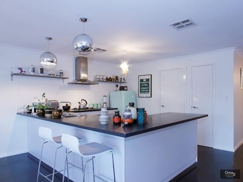 35 Lautoka Rise, Mindarie WA 6030