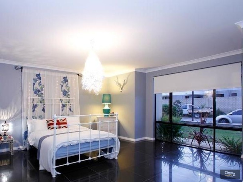 35 Lautoka Rise, Mindarie WA 6030