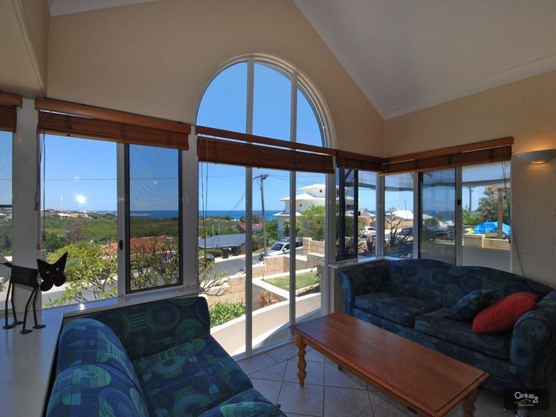 11 Dennis Street, Quinns Rocks WA 6030