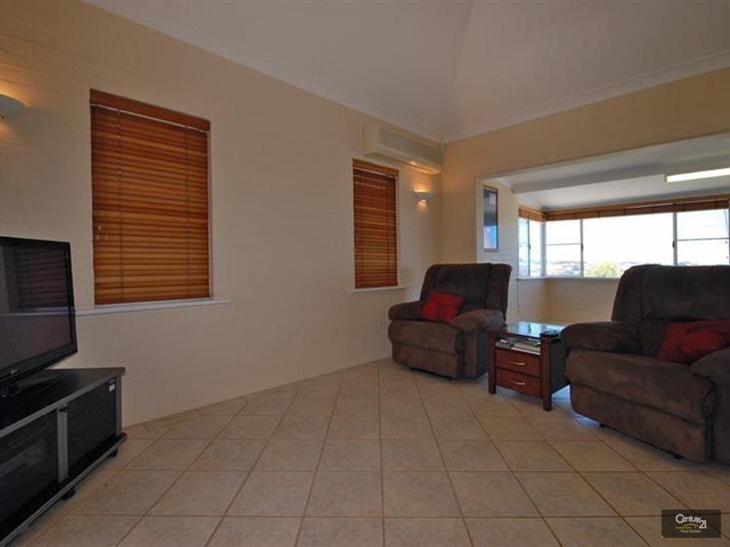 11 Dennis Street, Quinns Rocks WA 6030