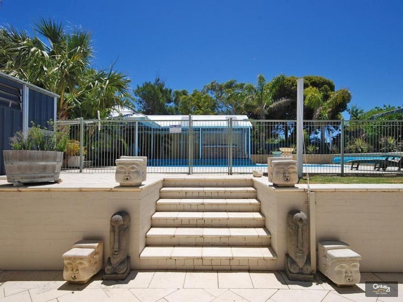 11 Dennis Street, Quinns Rocks WA 6030