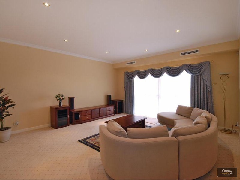 2 Baton Rouge Drive, Mindarie WA 6030