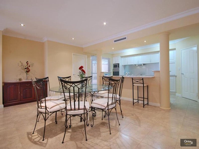 2 Baton Rouge Drive, Mindarie WA 6030