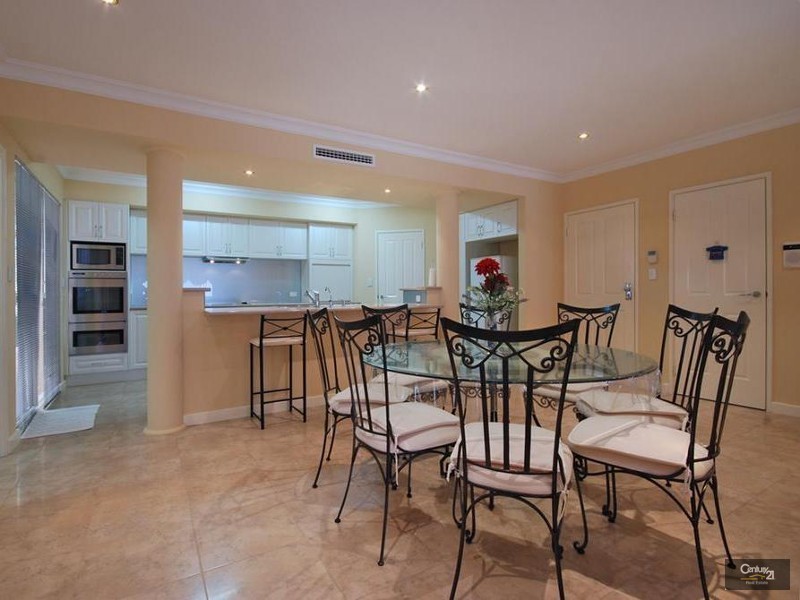 2 Baton Rouge Drive, Mindarie WA 6030